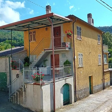 Agriturismo Ghirlanda Norma Rita Carrodano Inferiore Екстериор снимка