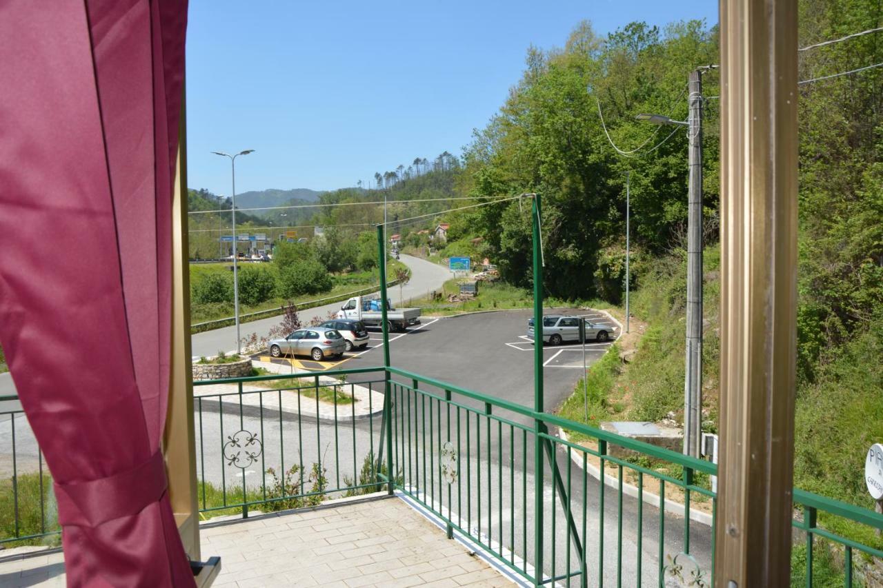Agriturismo Ghirlanda Norma Rita Carrodano Inferiore Екстериор снимка